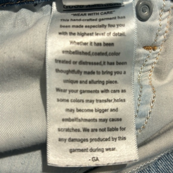 GOOD AMERICAN Sz 18 Good Vintage Mid Wash some Distressing Cropped Jeans - Picture 9 of 10